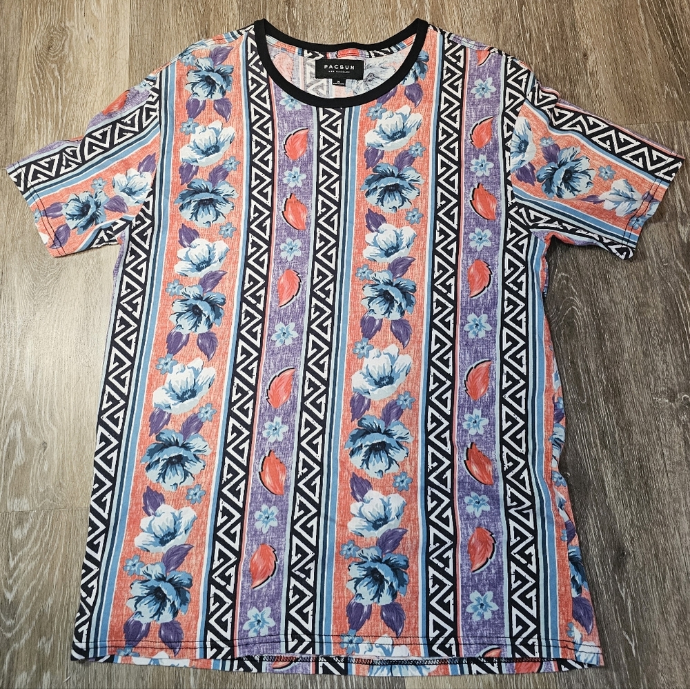 PacSun Multicolor Floral & Tribal Short Sleeve Tee. Mens‎ Size Medium.